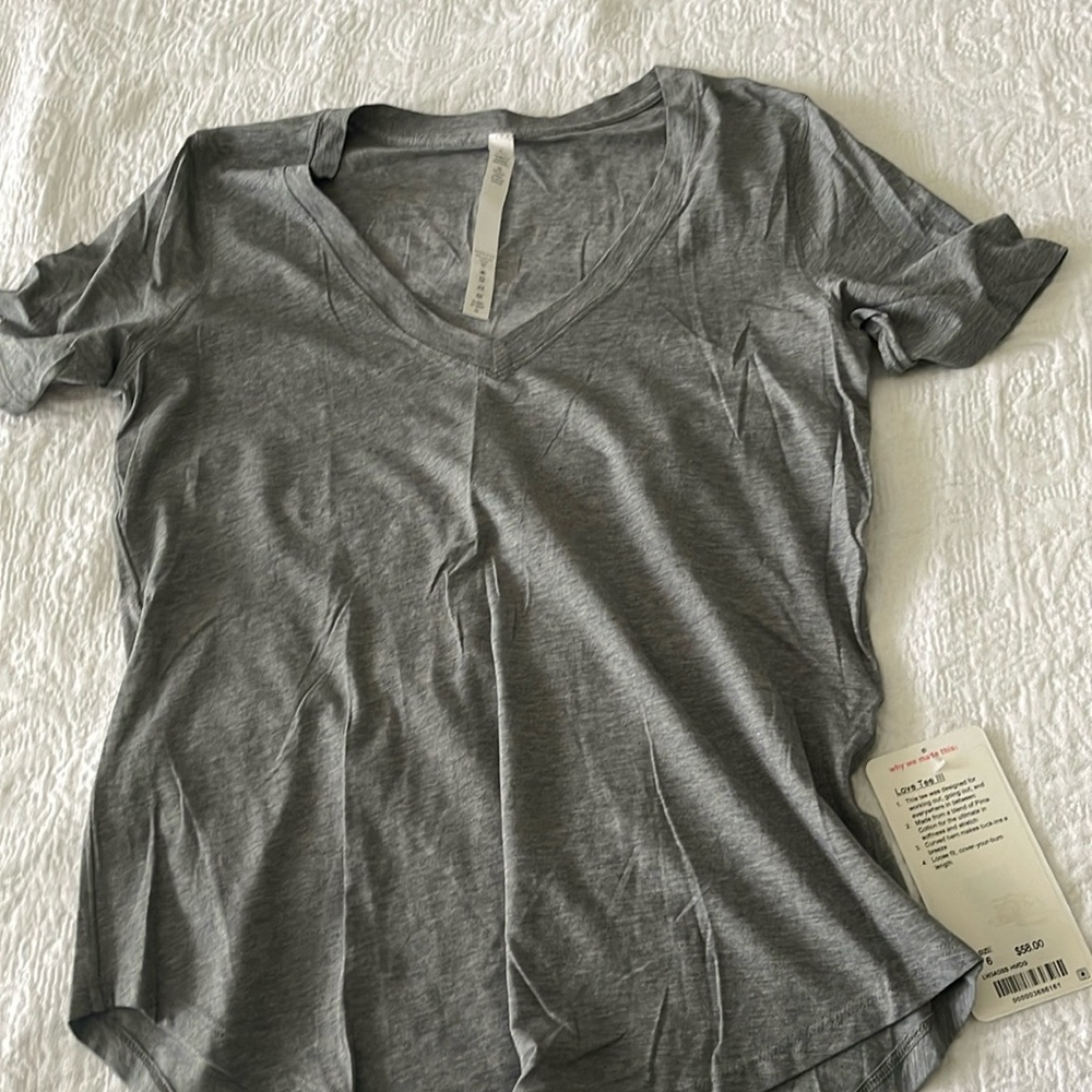 LULULEMON love tee III NWT